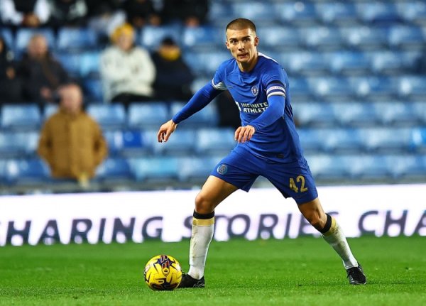 Reporter: Chelsea young player Gilchrist 2 million pounds + floating transfer West Brom, today s physical examination